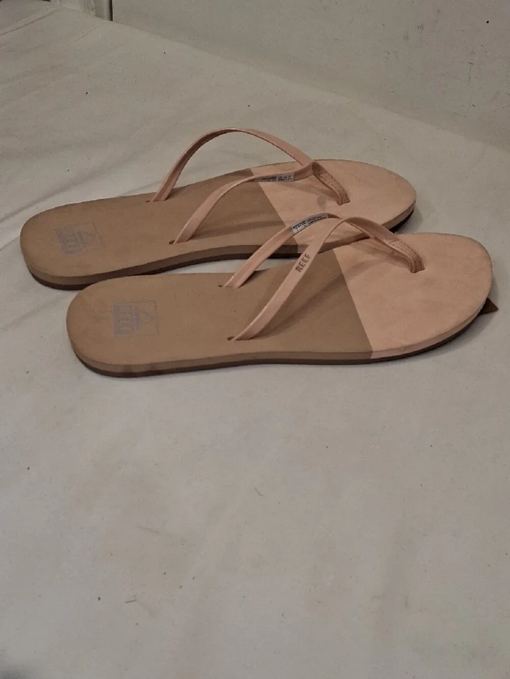 Reef Bliss Toe Dip Blush Pink Glossy Strap Flip Flops. New Wirh Tag